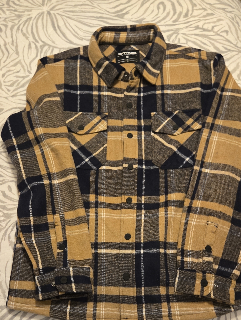 Dakine Heavy Plaid Button-Up Jacket in Mustard and Black. Size Medium, New